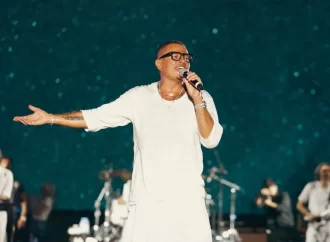 عمرو دياب يشعل أجواء بيروت مع مفاجآت لجمهوره