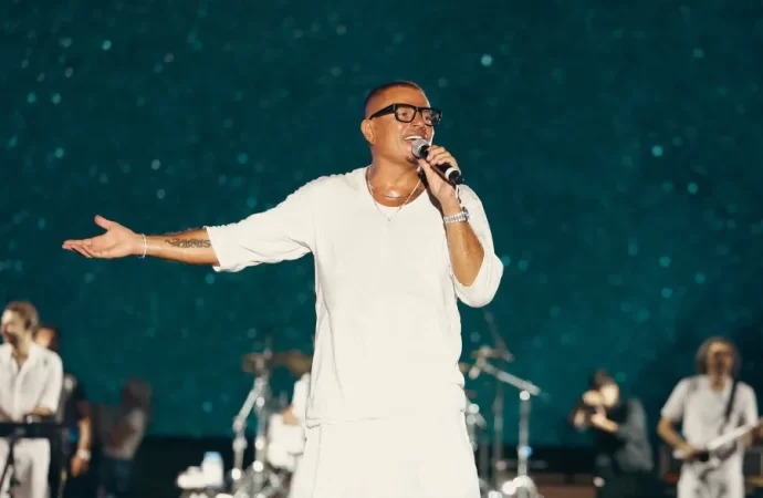 عمرو دياب يشعل أجواء بيروت مع مفاجآت لجمهوره