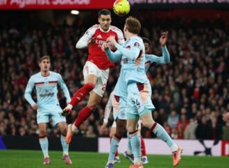 آرسنال يعزّز صدارته بعد الفوز على برينتفورد