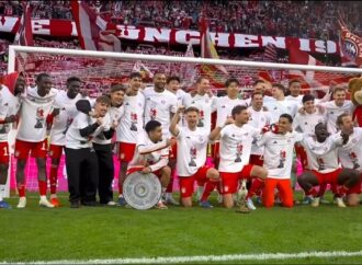 بايرن ميونيخ يتوّج رسميا باللقب الألماني قبل 4 جولات